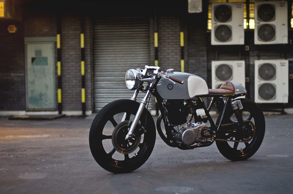 Yamaha SR500 par Auto Fabrica