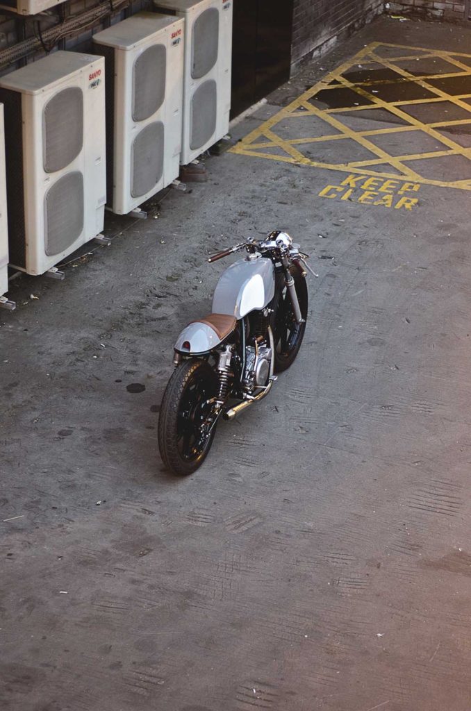 Yamaha SR500 par Auto Fabrica