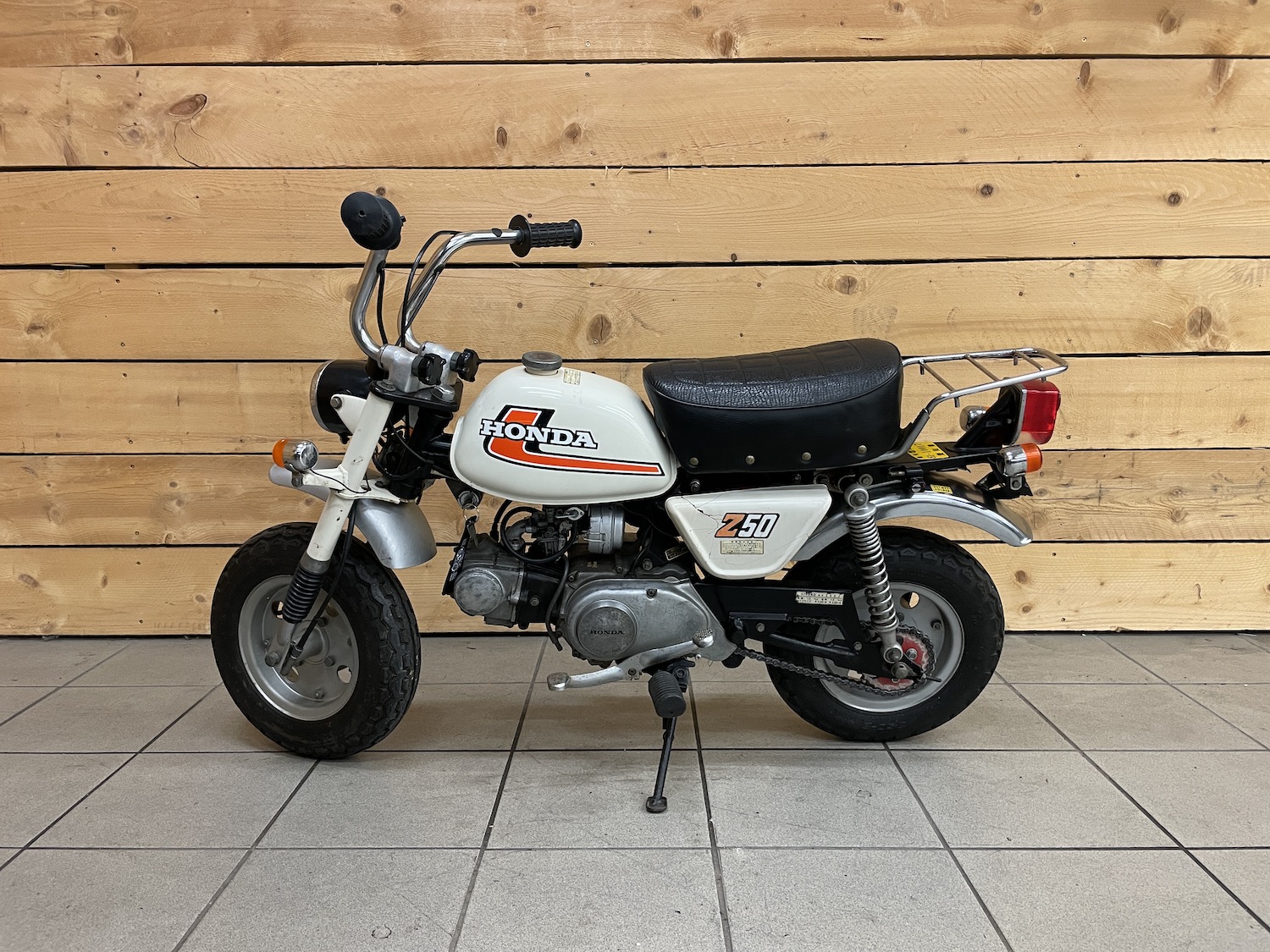 Honda_Monkey_Z50J_cezanne_classic_motorcycles_9-123.jpg