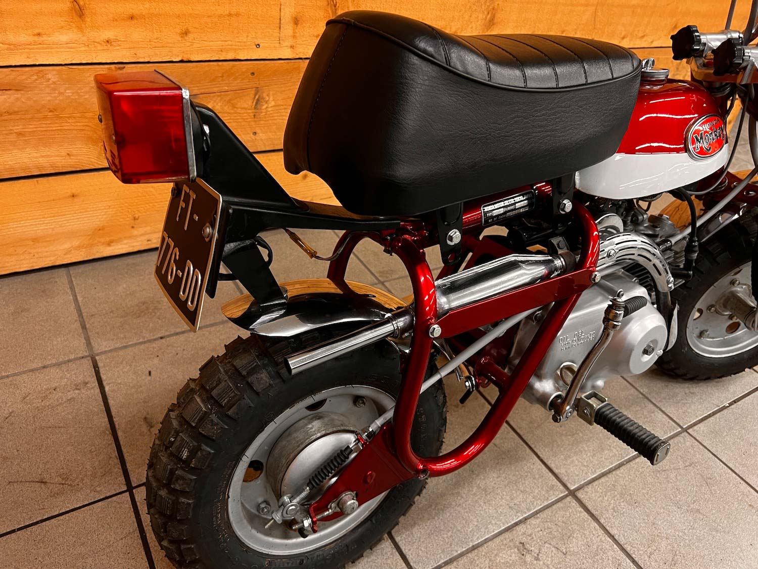 Honda_Monkey_Z50_Cezanne_classic_motorcycle_5-163.jpg