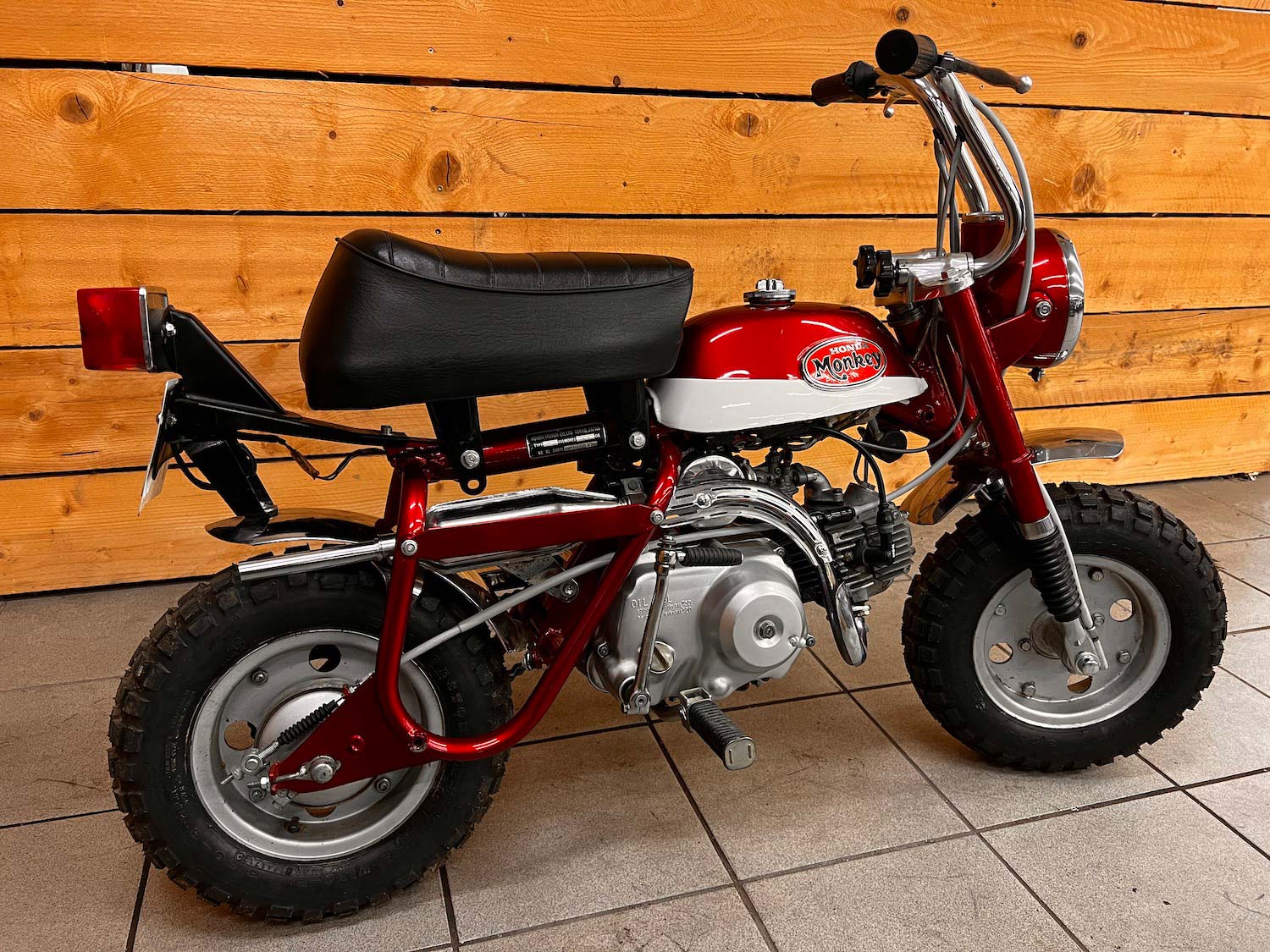 Honda_Monkey_Z50_Cezanne_classic_motorcycle_7-163.jpg