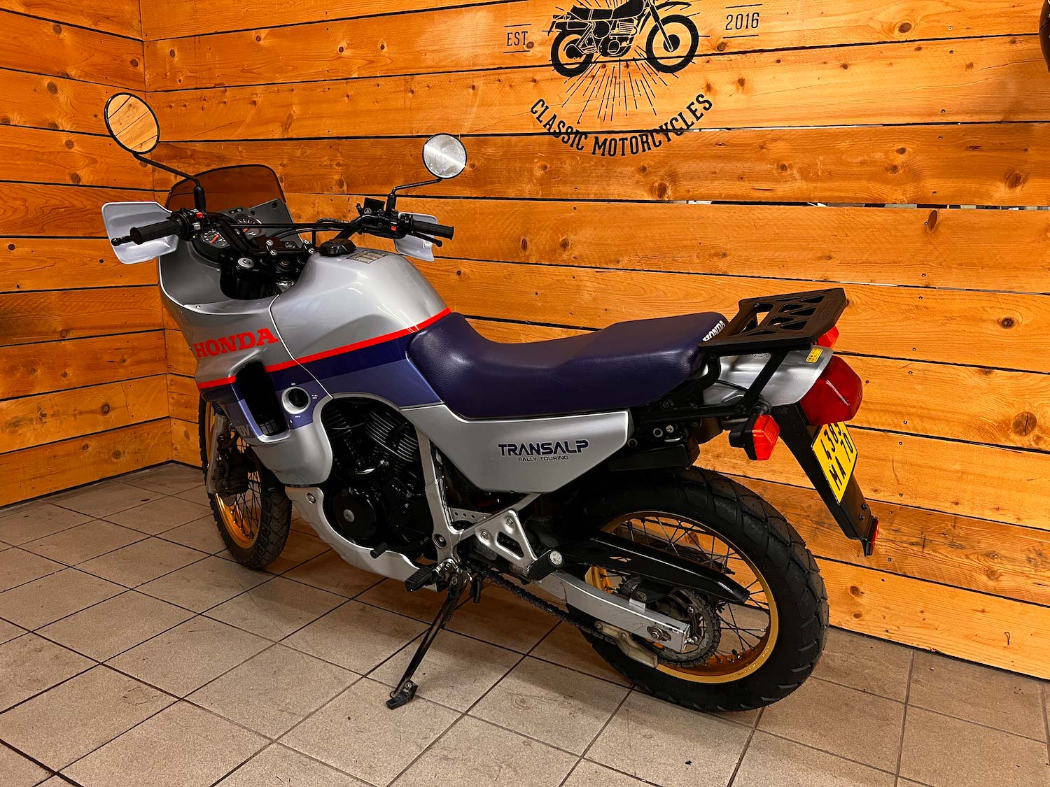 Honda_Transalp_XLV_600_Cezanne_classic_Motorcycle_1-156.jpg
