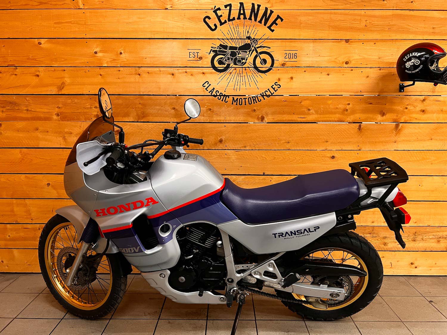 Honda_Transalp_XLV_600_Cezanne_classic_Motorcycle_2-156.jpg