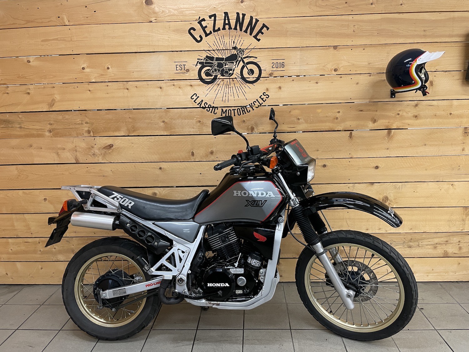 Honda_XLV_750R_cezanne_classic_motorcycles_10-118.jpg