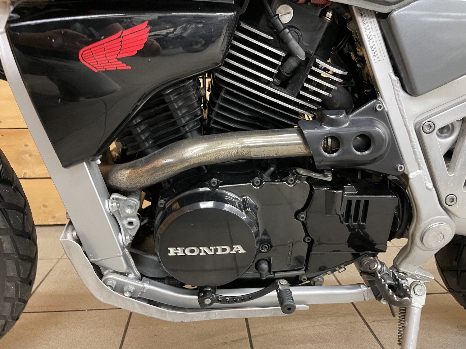 Honda_XLV_750R_cezanne_classic_motorcycles_3-118.jpg