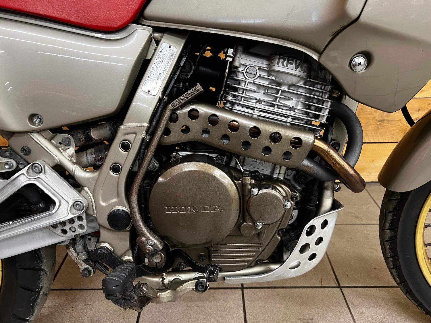 Honda_dominator_Cezanne_classic_Motorcycle_4-152.jpg