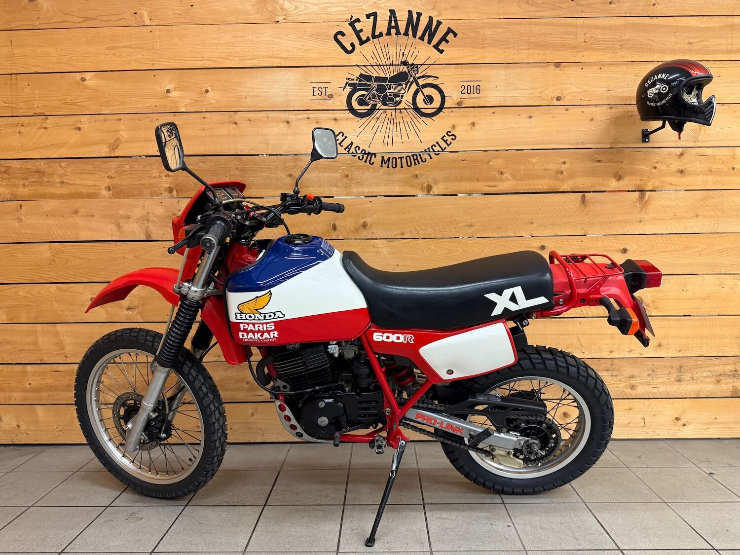 Honda_xlr600_Paris_dakar_cezanne_classic_8-193.jpg