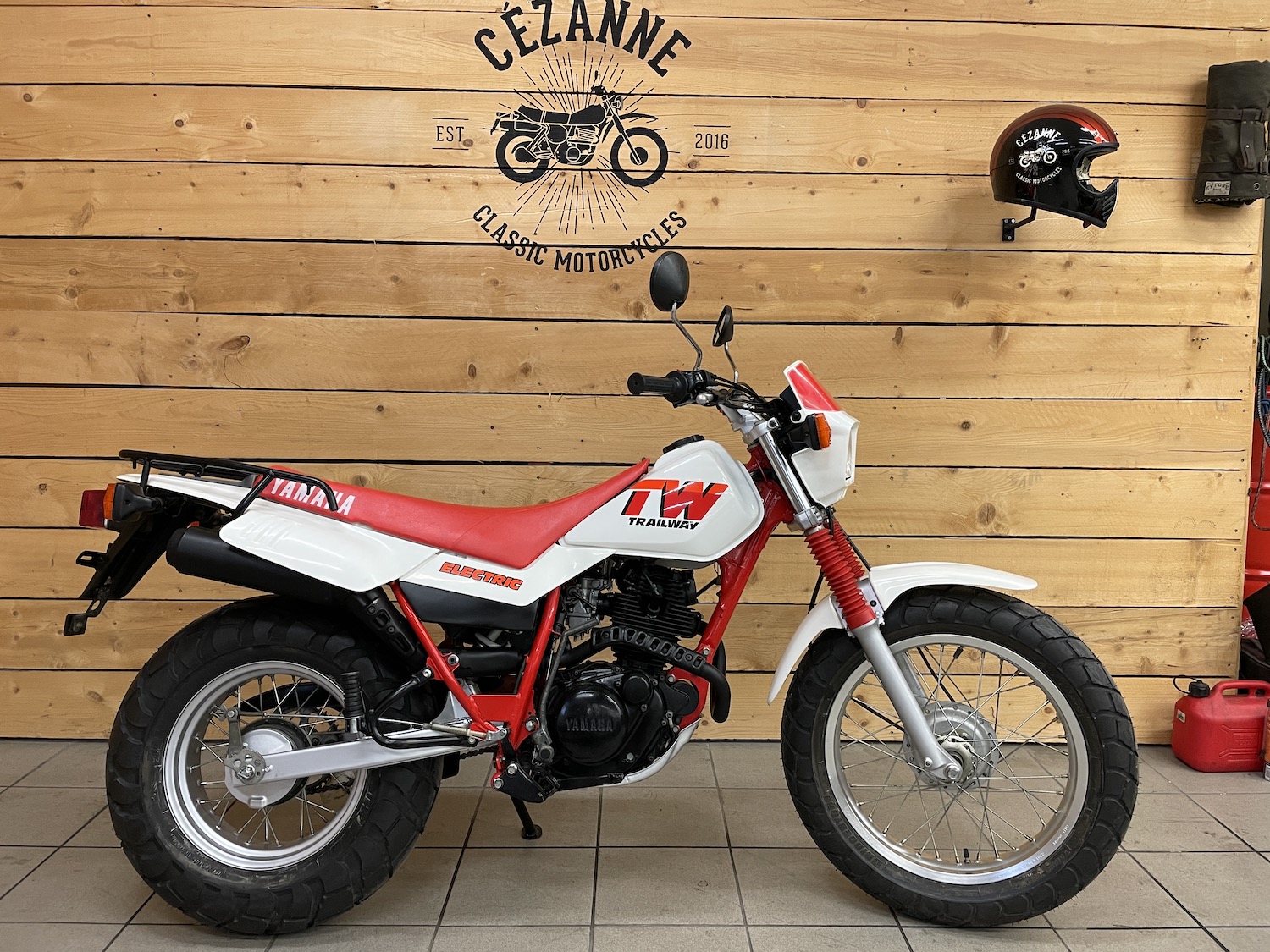 Yamaha_TW200_cezanne_classic_motorcycle-108.jpg