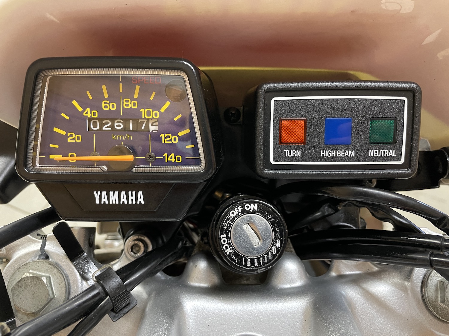 Yamaha_TW200_cezanne_classic_motorcycle_4-108.jpg