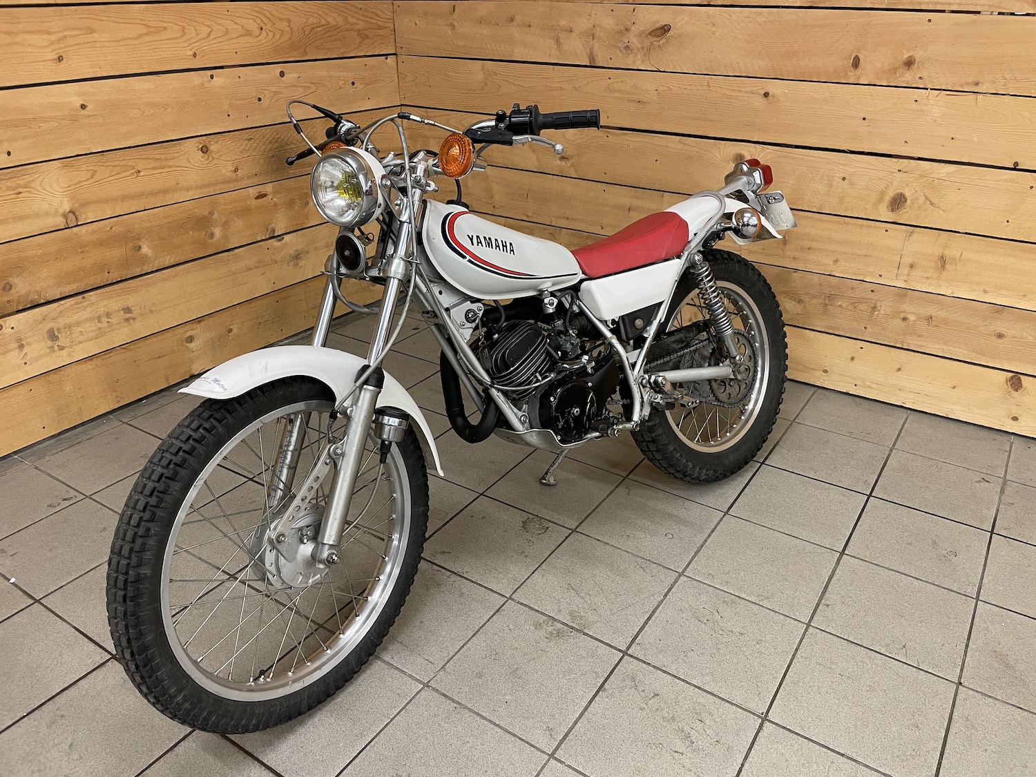 Yamaha_TY125_cezanne_classic_motorcycle-113.jpg