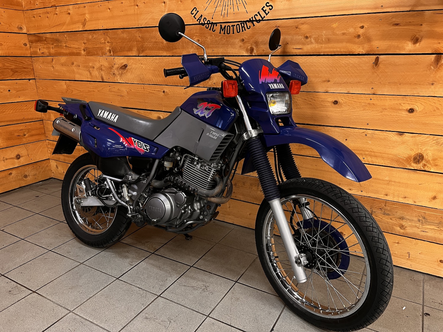 Yamaha_xt600e_Cezanne_classic_motorcycle_2-154.jpg