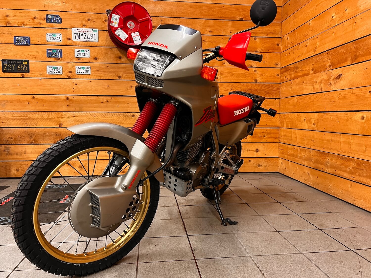 honda_dominator_nx650_cezanne_classic_1-188.jpg